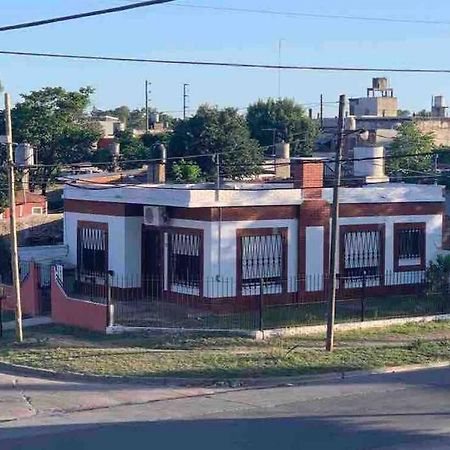 Casa Hotel Cactus 15 Minutos Desde Ezeiza. 蒙特格兰德 外观 照片
