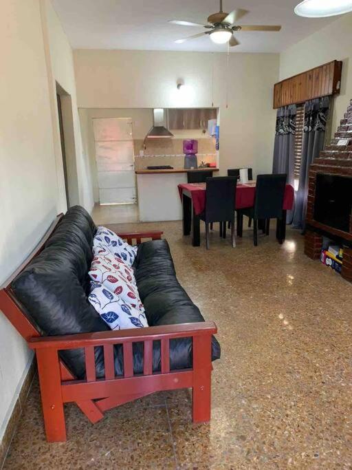 Casa Hotel Cactus 15 Minutos Desde Ezeiza. 蒙特格兰德 外观 照片