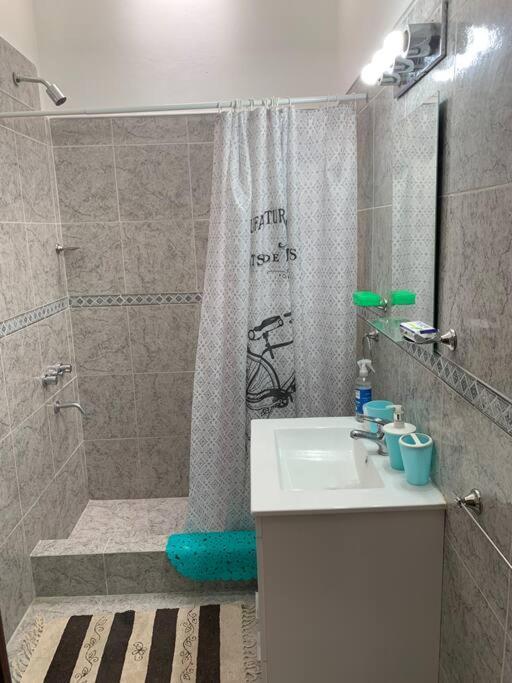 Casa Hotel Cactus 15 Minutos Desde Ezeiza. 蒙特格兰德 外观 照片